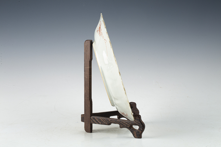 古玩陶瓷清康熙·礬紅描金仕女花卉紋花口盤拍賣，當前價格0元