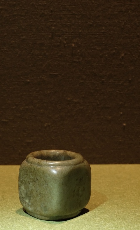 古玩玉器和田玉琮真品鑒賞圖