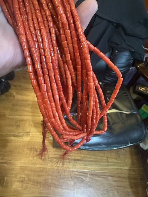 古玩玉器珊瑚鏈真品鑒賞圖