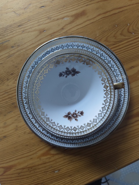 古玩陶瓷描金花卉紋咖啡杯碟套真品鑒賞圖