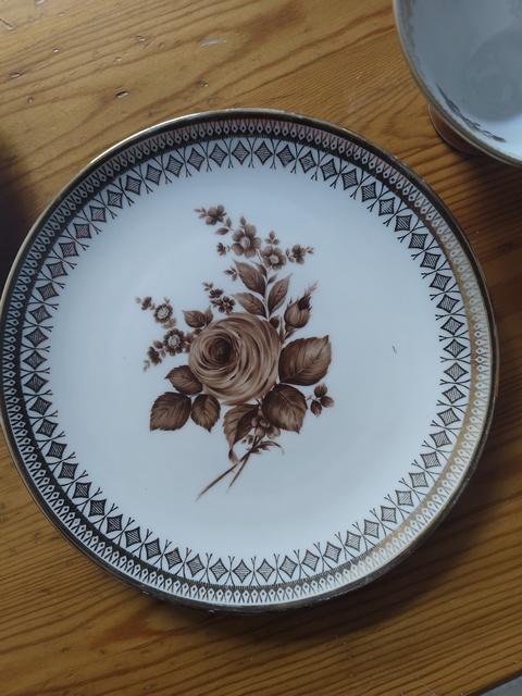 古玩陶瓷描金花卉紋咖啡杯碟套真品鑒賞圖