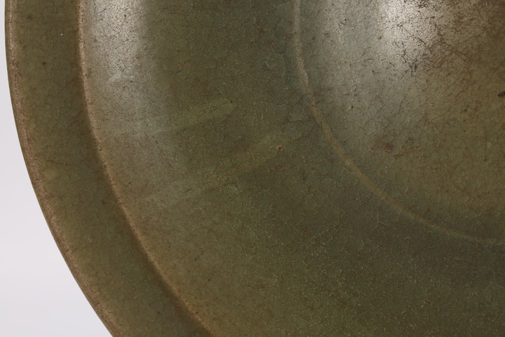 古玩陶瓷龍泉青瓷折沿盤拍賣，當前價格150000元