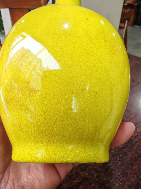 古玩陶瓷黃釉瓶真品鑒賞圖