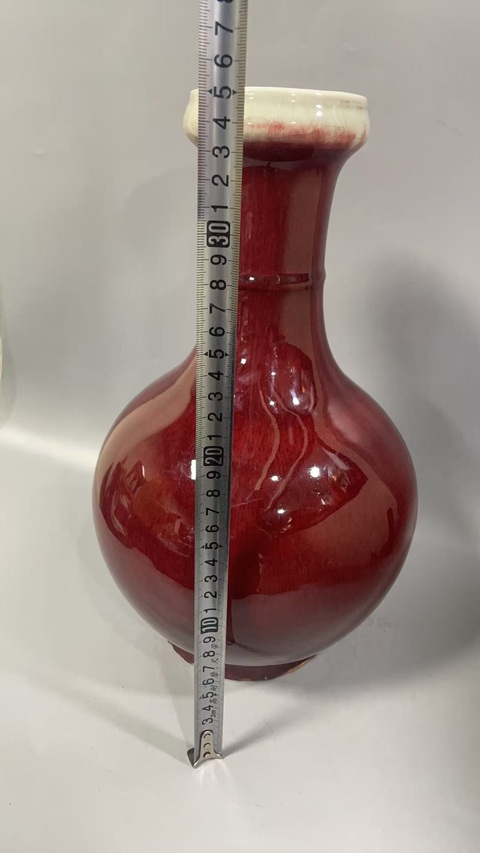 古玩陶瓷紅釉瓶真品鑒賞圖