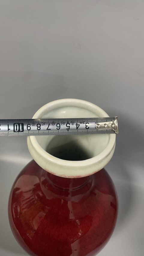 古玩陶瓷紅釉瓶真品鑒賞圖