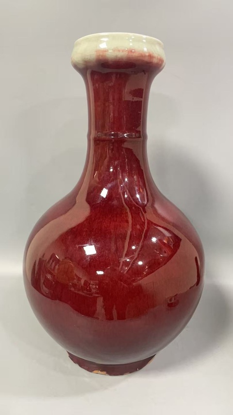 古玩陶瓷紅釉瓶真品鑒賞圖