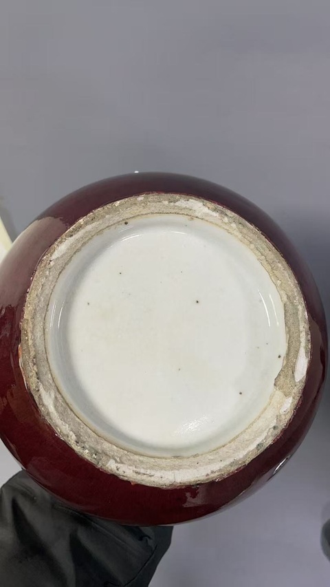 古玩陶瓷紅釉瓶真品鑒賞圖