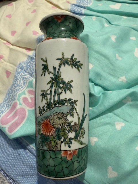 古玩陶瓷五彩筒瓶真品鑒賞圖