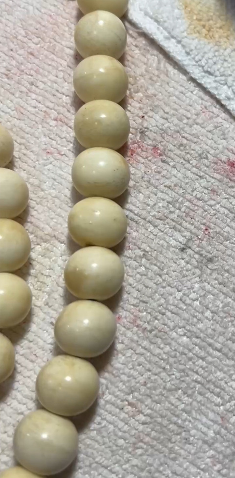 古玩雜項(xiàng)海象牙手串真品鑒賞圖