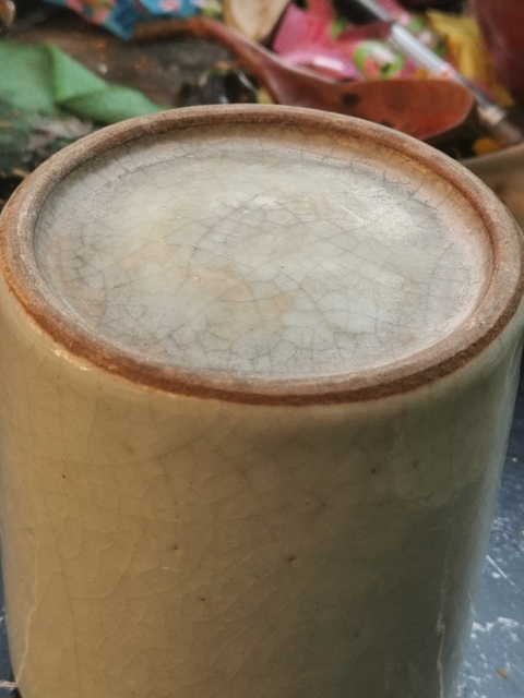 古玩陶瓷清代中期仿官釉筆筒真品鑒賞圖