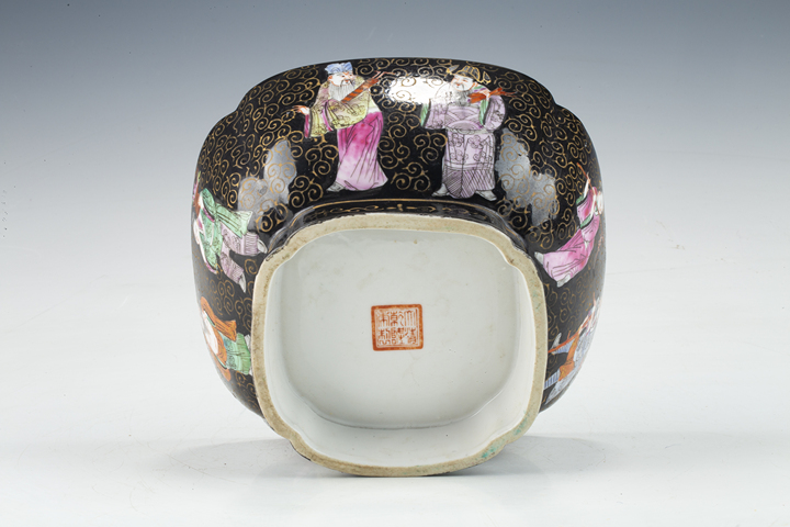 古玩陶瓷民國(guó)至創(chuàng)匯·內(nèi)松石綠釉外墨地粉彩八仙人物紋供碗拍賣(mài)，當(dāng)前價(jià)格776元