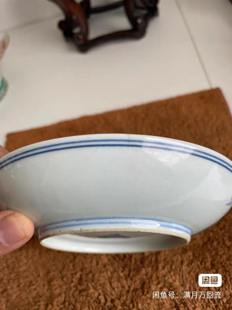 古玩陶瓷乾隆淡描青花盤真品鑒賞圖