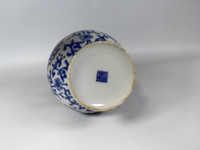 古玩陶瓷民國(guó)夔鳳紋青花葫蘆瓶真品鑒賞圖