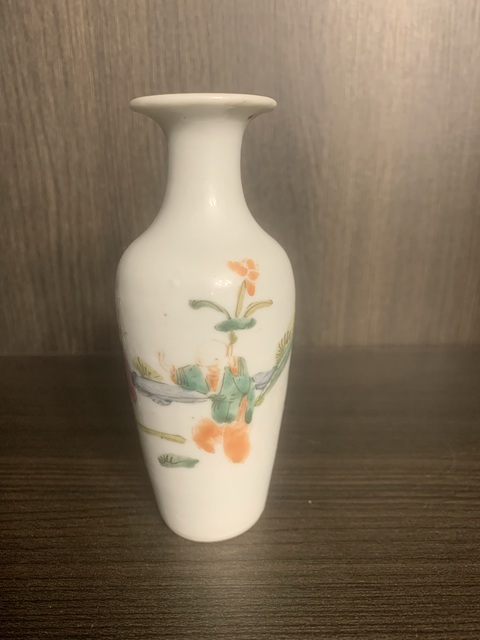 古玩陶瓷清同治 粉彩人物故事紋柳葉瓶拍賣，當前價格398元