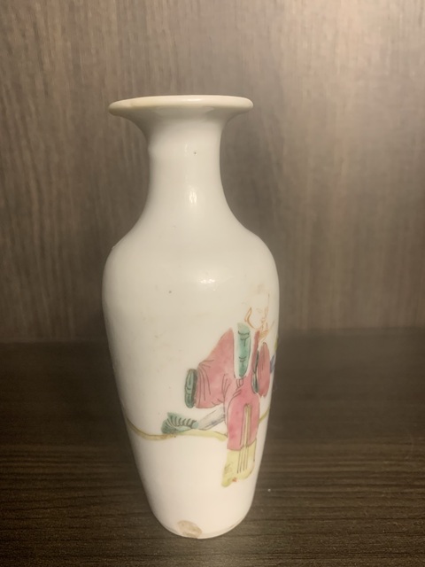 古玩陶瓷清同治 粉彩人物故事紋柳葉瓶拍賣，當前價格398元