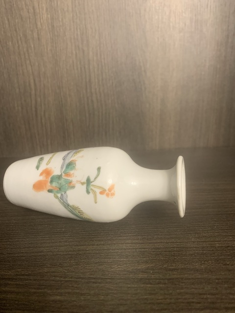 古玩陶瓷清同治 粉彩人物故事紋柳葉瓶拍賣，當前價格398元