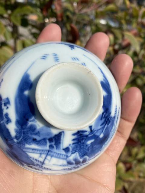 古玩陶瓷人物山水紋青花蓋碗真品鑒賞圖