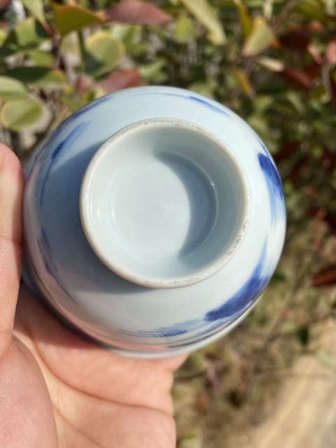 古玩陶瓷人物山水紋青花蓋碗真品鑒賞圖