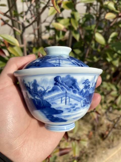 古玩陶瓷人物山水紋青花蓋碗真品鑒賞圖