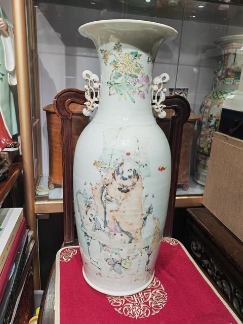 古玩陶瓷馬慶云人物瓶真品鑒賞圖