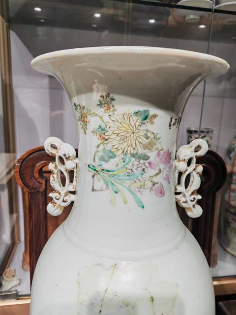 古玩陶瓷馬慶云人物瓶真品鑒賞圖