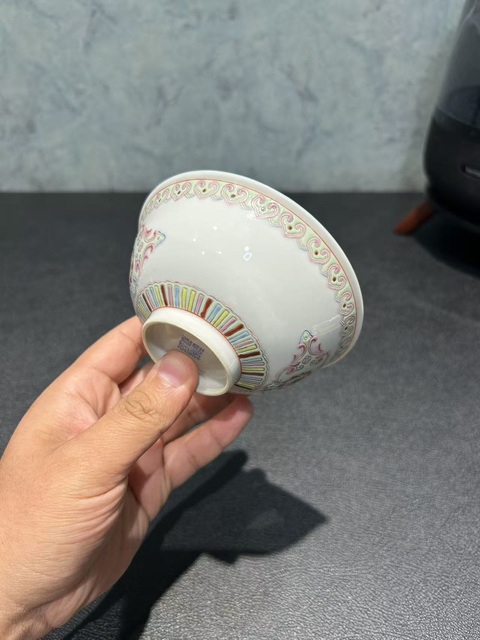 古玩陶瓷粉彩碗真品鑒賞圖