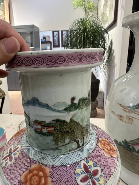 古玩陶瓷粉彩劉海戲金蟾棒槌瓶真品鑒賞圖