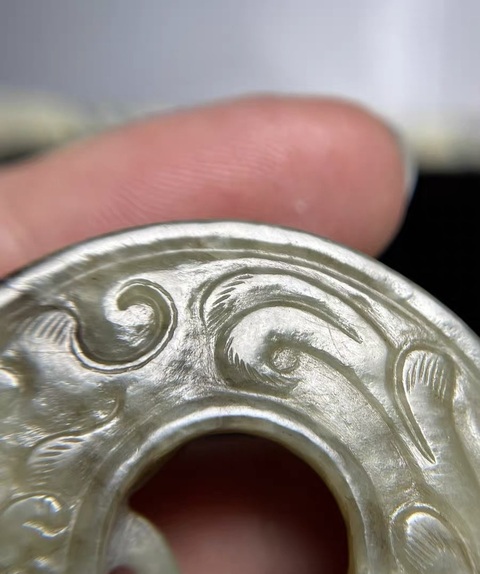 古玩玉器和田玉雕螭龍紋玉璧真品鑒賞圖