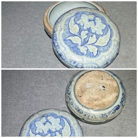 古玩陶瓷青花淺浮雕花卉紋粉盒真品鑒賞圖