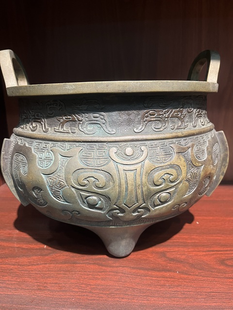 古玩銅器銅三足爐真品鑒賞圖
