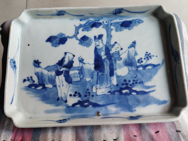 古玩陶瓷清晚期 青花人物紋茶盤真品鑒賞圖