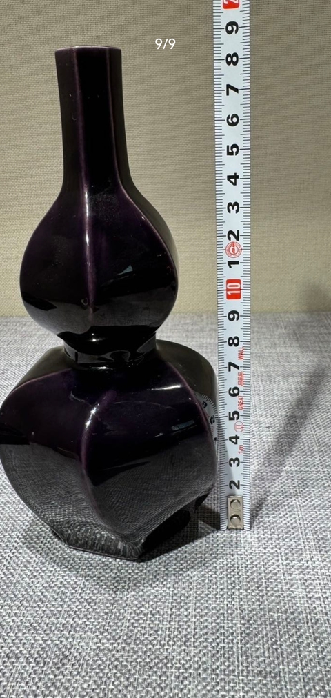 古玩陶瓷現代仿茄皮紫釉六棱葫蘆瓶真品鑒賞圖