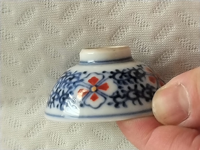 古玩陶瓷花卉紋杯真品鑒賞圖