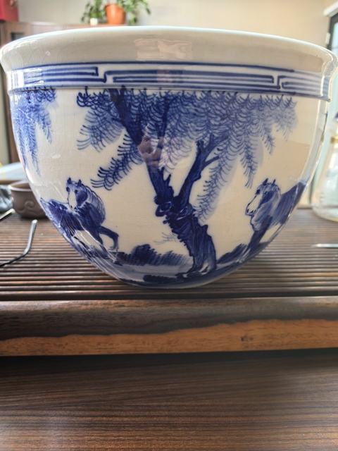 古玩陶瓷柳蔭棲馬紋青花缸真品鑒賞圖