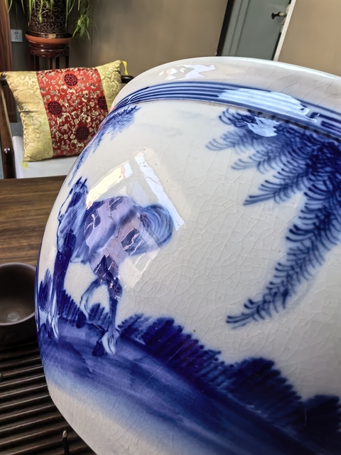 古玩陶瓷柳蔭棲馬紋青花缸真品鑒賞圖