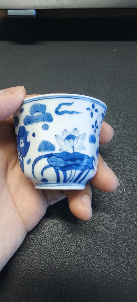 古玩陶瓷魚藻紋青花杯真品鑒賞圖
