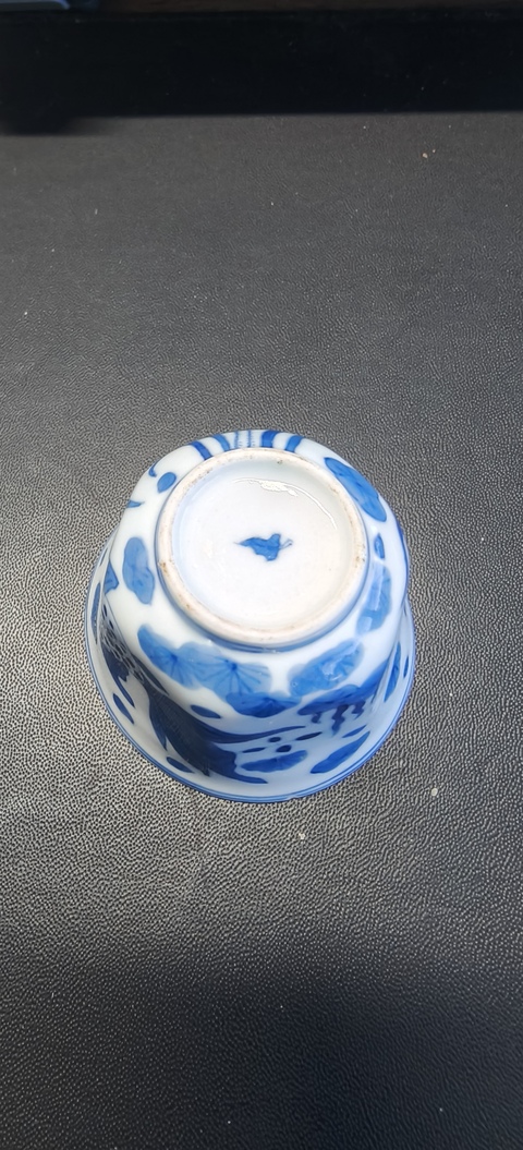 古玩陶瓷魚藻紋青花杯真品鑒賞圖