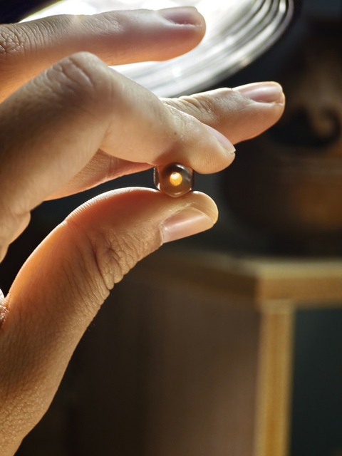 古玩玉器漢代蠶絲瑪瑙勒珠真品鑒賞圖