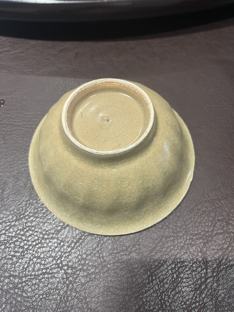 古玩陶瓷元代龍泉窯黃釉折沿碗真品鑒賞圖