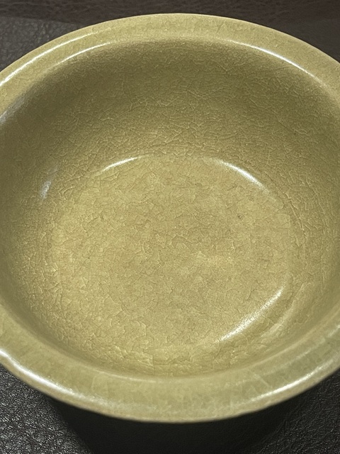 古玩陶瓷元代龍泉窯黃釉折沿碗真品鑒賞圖