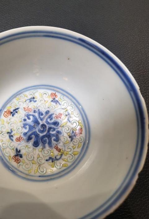 古玩陶瓷青花加彩纏枝蓮紋碗拍賣，當前價格3000元