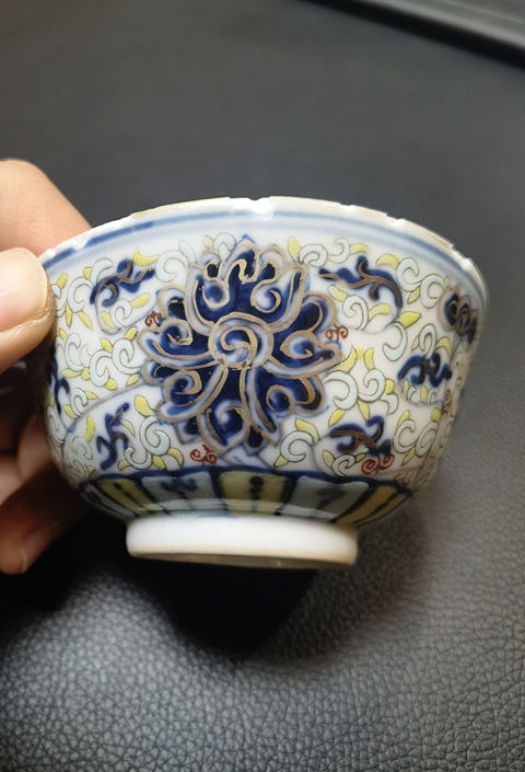 古玩陶瓷青花加彩纏枝蓮紋碗拍賣，當前價格3000元