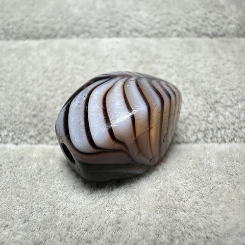 古玩玉器纏絲瑪瑙珠真品鑒賞圖