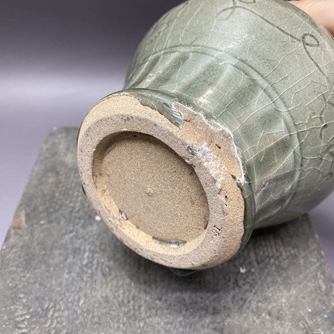 古玩陶瓷龍泉窯青釉蓋罐真品鑒賞圖