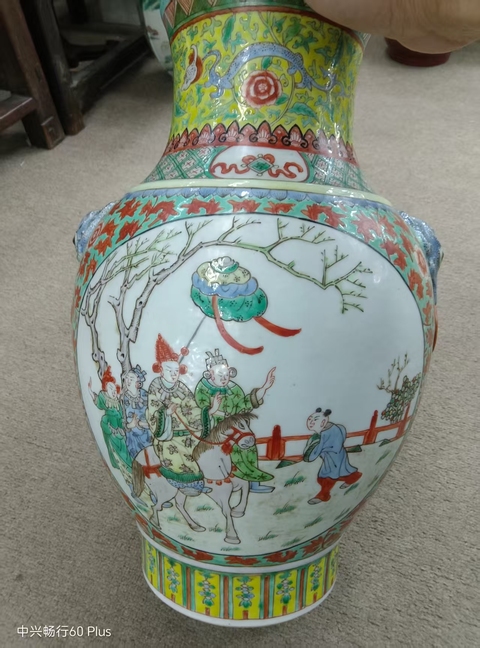 古玩陶瓷清晚期 粉彩人物紋尊真品鑒賞圖