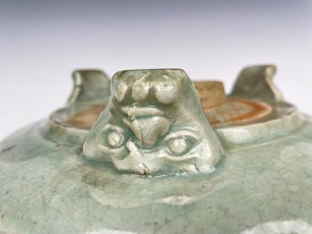 古玩陶瓷明晚期·龍泉獸面三足大爐拍賣，當(dāng)前價(jià)格776元