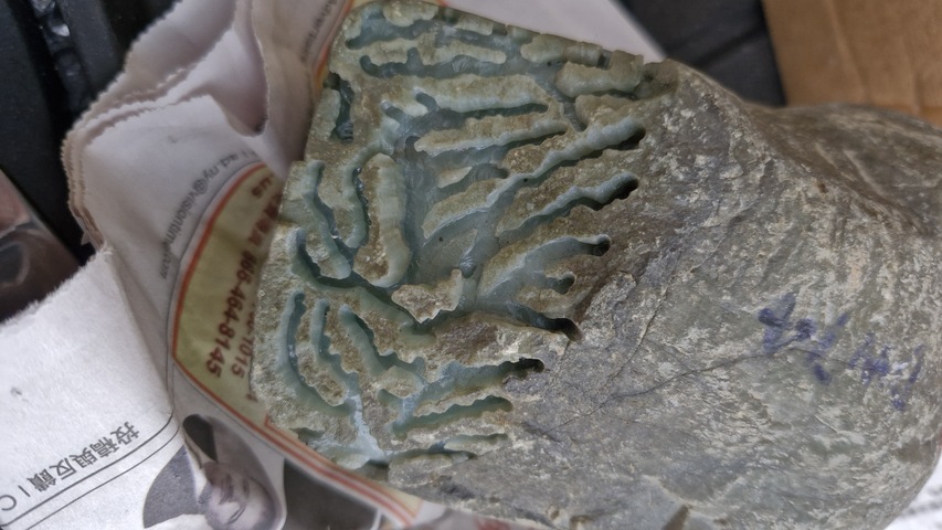 古玩玉器翡翠原石真品鑒賞圖