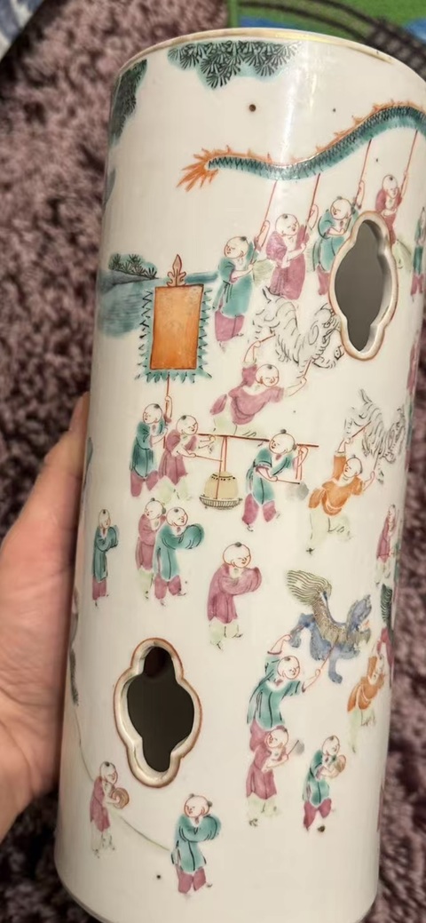 古玩陶瓷百子鬧春粉彩鏤空帽筒真品鑒賞圖