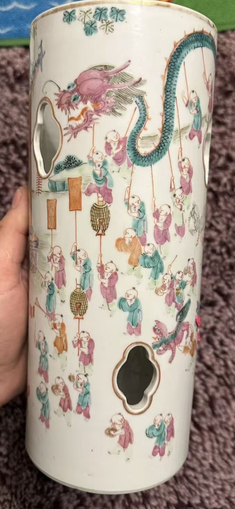 古玩陶瓷百子鬧春粉彩鏤空帽筒真品鑒賞圖