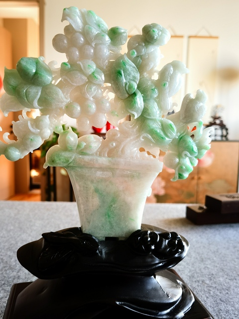 古玩玉器翡翠葡萄擺件真品鑒賞圖